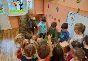 Warsztaty przyrodnicze: Drzewa naszym skarbem gr.3
