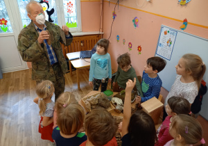 Warsztaty przyrodnicze: Drzewa naszym skarbem gr.3