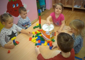 ZABAWY DOWOLNE.