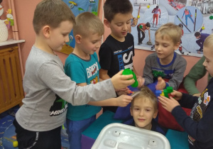 Zabawa tematyczna W SALONIE FRYZJERSKIM
