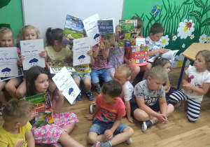 WRĘCZENIE NAGRÓD I DYPLOMÓW.