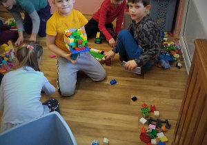 KONSTRUKCJE Z KLOCKÓW LEGO W GRUPIE 3.