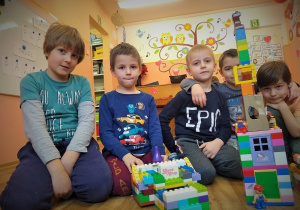 KONSTRUKCJE Z KLOCKÓW LEGO W GRUPIE 3.